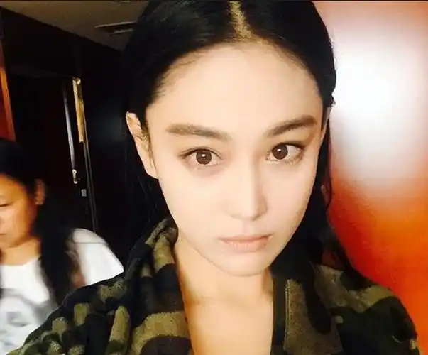 张馨予也没曾想自己火起来的原因竟是因为这张连"实锤"都没有的照片