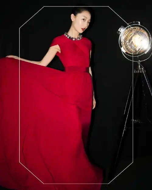 周冬雨近期状态##极萌胶原炮max亮相戛纳