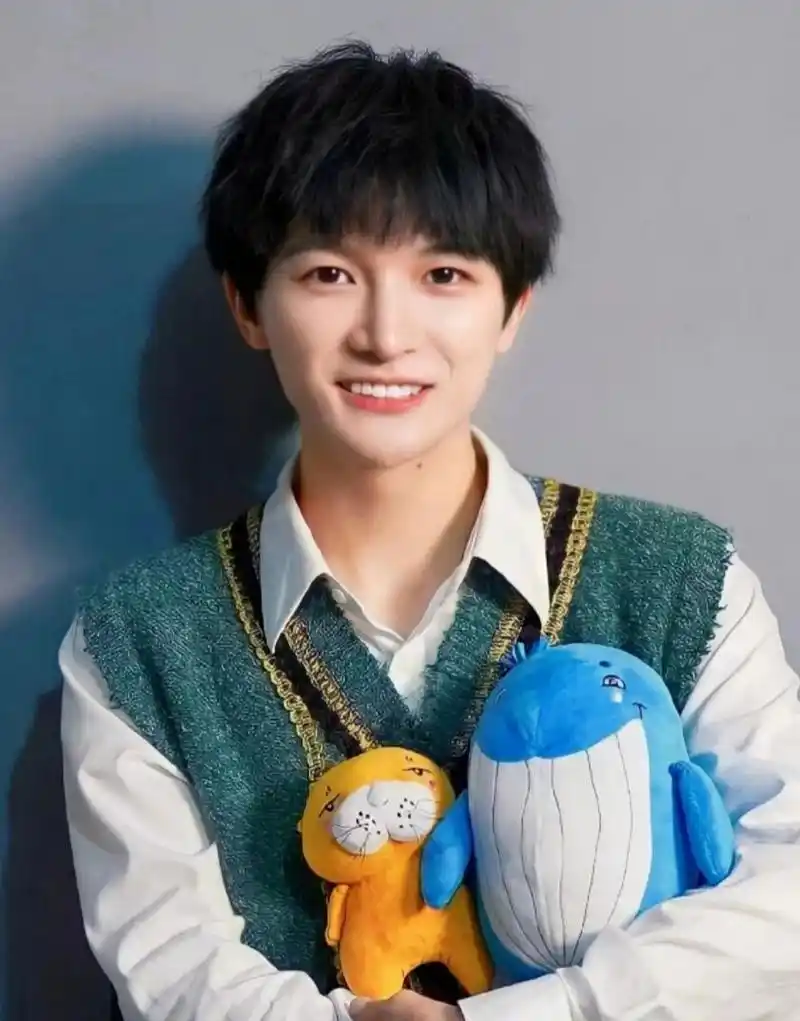 最近刷到的周深绝美图片