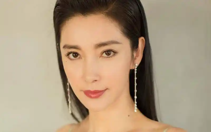 10名中年女星证件照排名:章子怡清纯,黄圣依惊艳,许晴只排第3_秦海璐