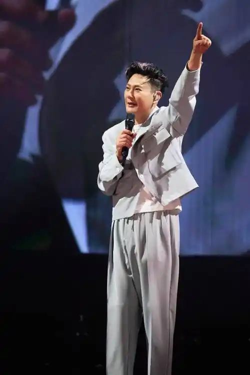 09月28日张信哲中国澳门站演唱开启预售快来赴一场青春之约