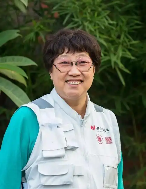 【医师节特辑】凌锋:用善良和技术帮助更需要的人_医生