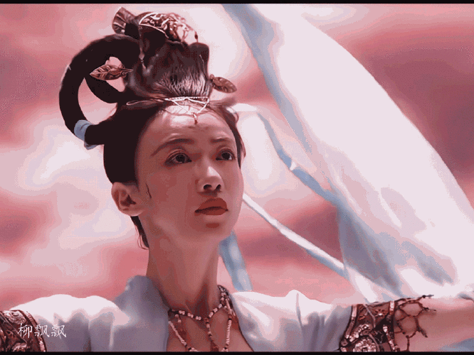 吴谨言墨雨云间飞升镜头##墨雨云间好神金的特效