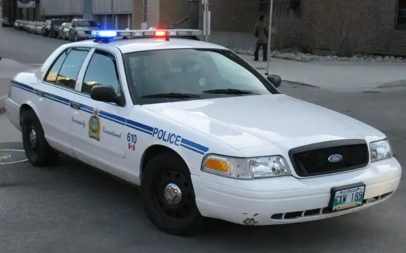 [car parking]加拿大温尼伯市警车