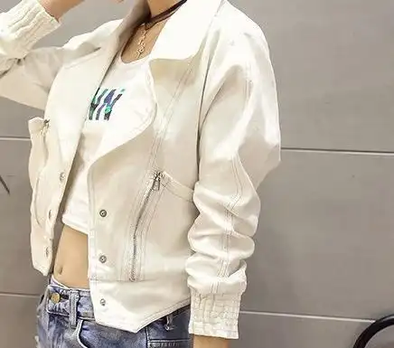 女生白色牛仔衣搭配什么裤子好看