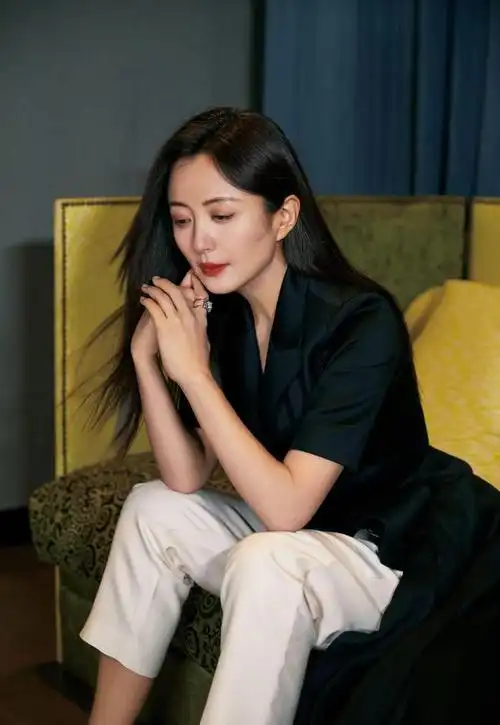 她曾是央视最美主持,不料拍戏时怀孕,今44岁孩子生父依然成谜|杨童舒