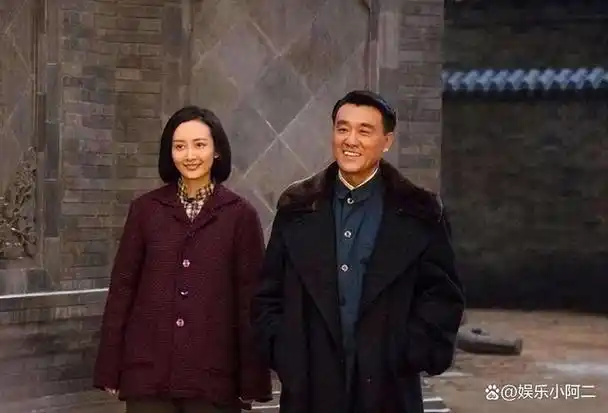 演员何冰看看他妻子是谁就知道他如何做到结婚数十年零绯闻的