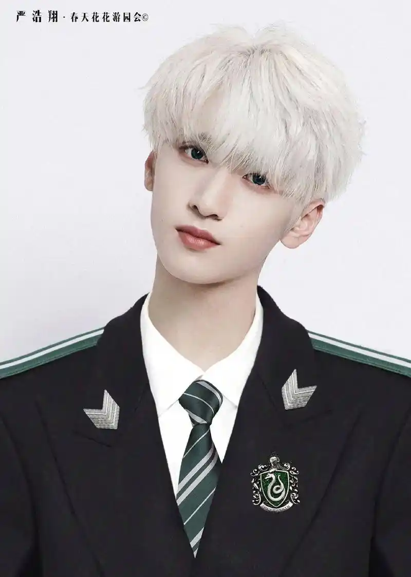 lx社团92 #kf团队 #严屿汐 #萱琪手拉手 #宋文萱 - 抖音