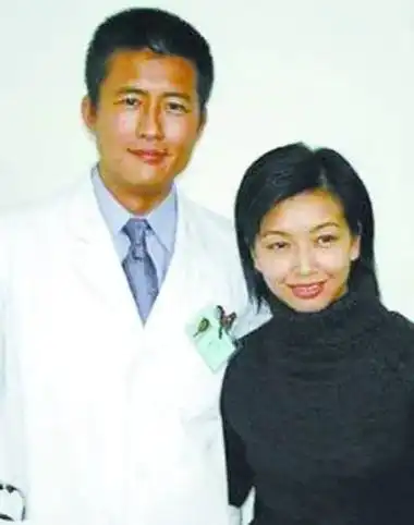 与高曙光闪婚,靳东相恋5年的江珊,为何转身定情马伊琍前男友?