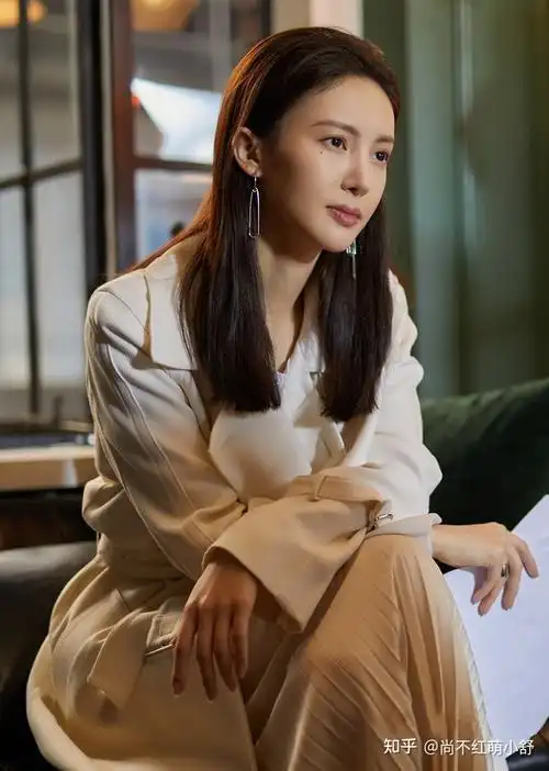 深析了《了不起的女孩》后,发现金晨火了,成熟女人就该这样穿 - 知乎