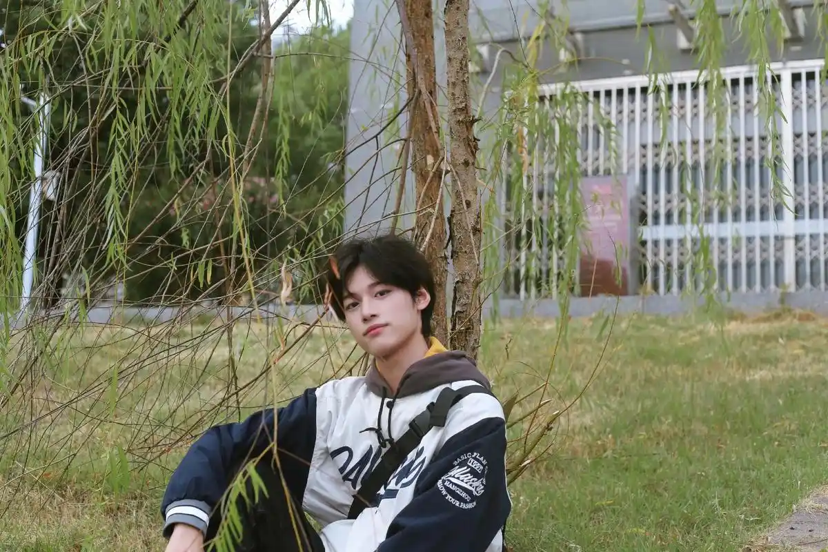 天蝎座 #180 #宝藏男孩 #爱笑的男生  你的笑意,是 - 抖音