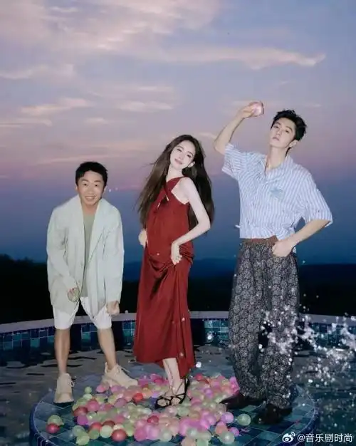 揭秘!古力娜扎与杨迪的互怼日常,笑到腹肌疼!