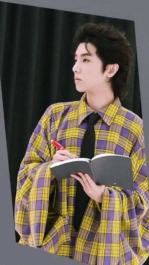 华晨宇[超话]##华晨宇2024向阳而生# hcy#华晨宇2024火星演唱会#戴上