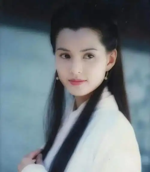 "最美小龙女"李若彤,54岁年纪拥有24岁身材,时光抹不去惊艳!