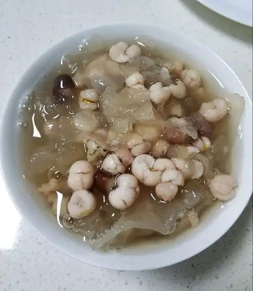 鸡头米银耳羹