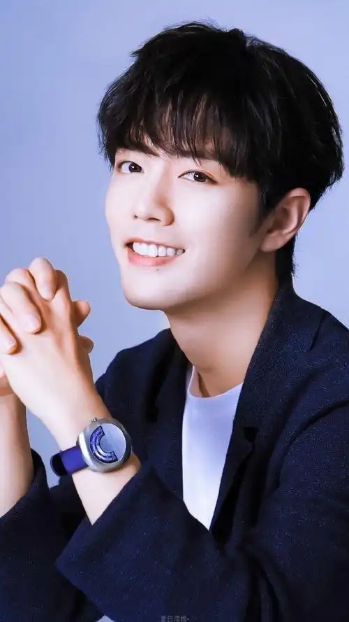 优雅绅士又帅又酷又甜!笑容满分!怼脸爱了!  #肖战##肖战平安喜乐