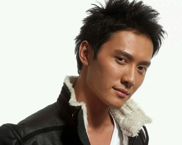 原创妈宝男冯绍峰的成长史