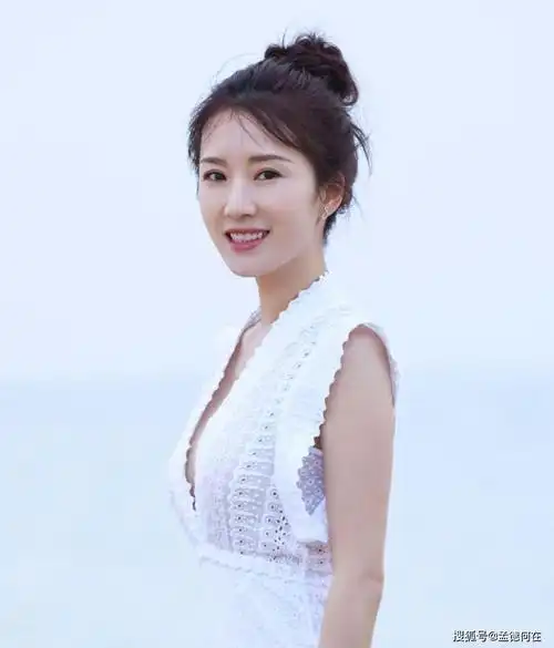 李念才是真尤物,性感饱满韵味十足!_身材_才华_魅力