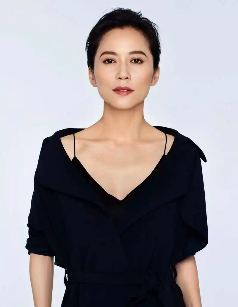 贾玲,一个非常有趣的谐星,虽然胖胖的但是很可爱.