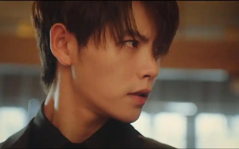 【小笔记/肖宇梁/张起灵/肖瓶】书入人间惊鸿客(被锁二传)