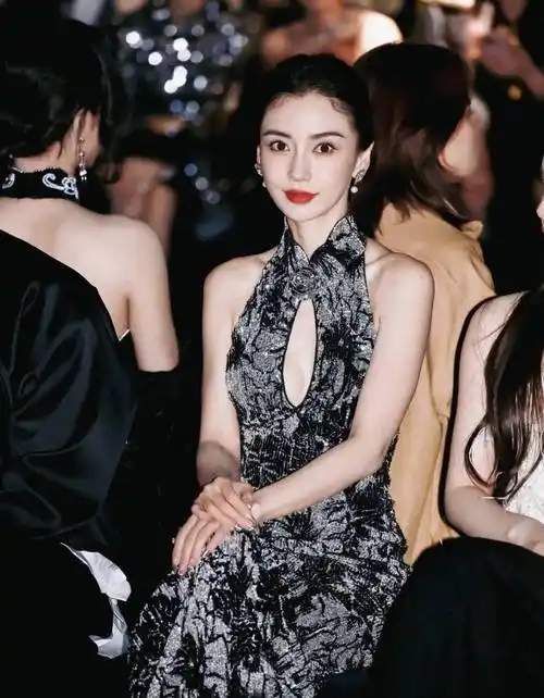 angelababy强势复出新中式旗袍造型亮相