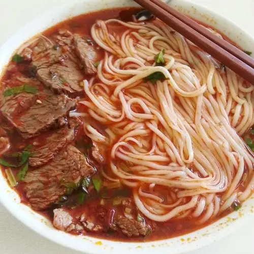 一团面做的卤牛肉面