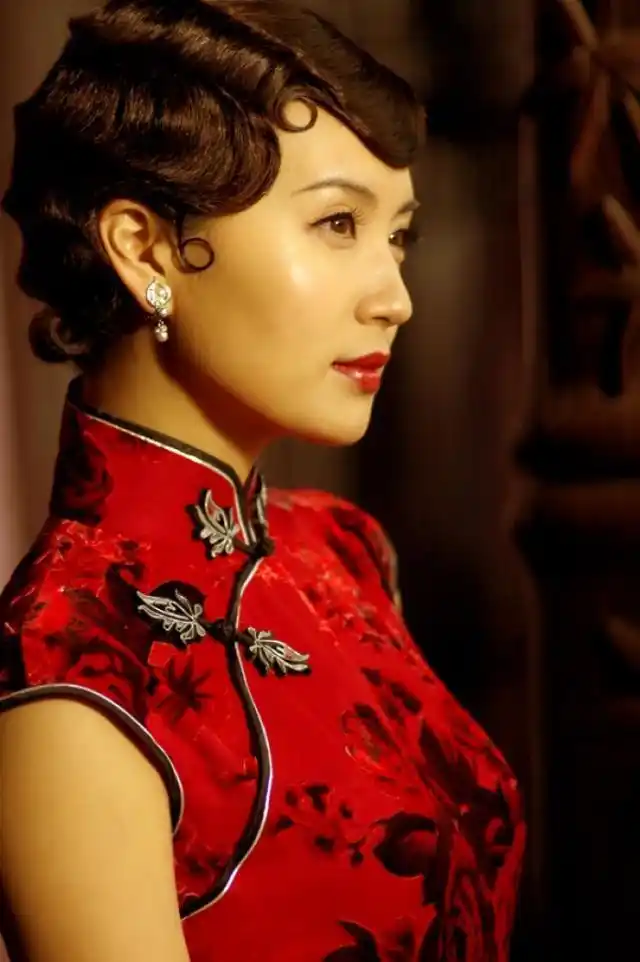 万人迷陈好身穿旗袍演绎东方美感!她的高雅旗袍似乎无人超越!