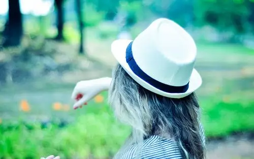 小清新女孩唯美背影图片桌面壁纸