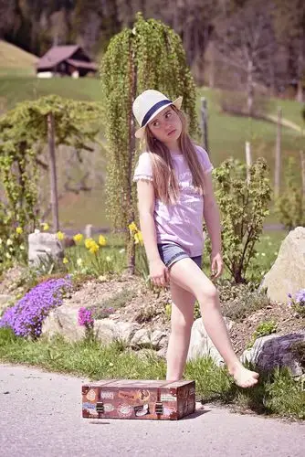 人类,人,儿童,女孩,赤脚,帽子,金发女郎