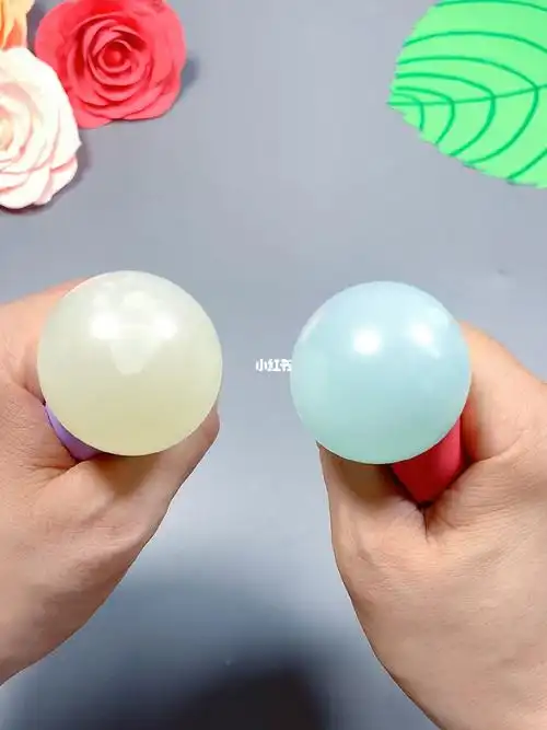 气球里装上水做个解压小玩具吧