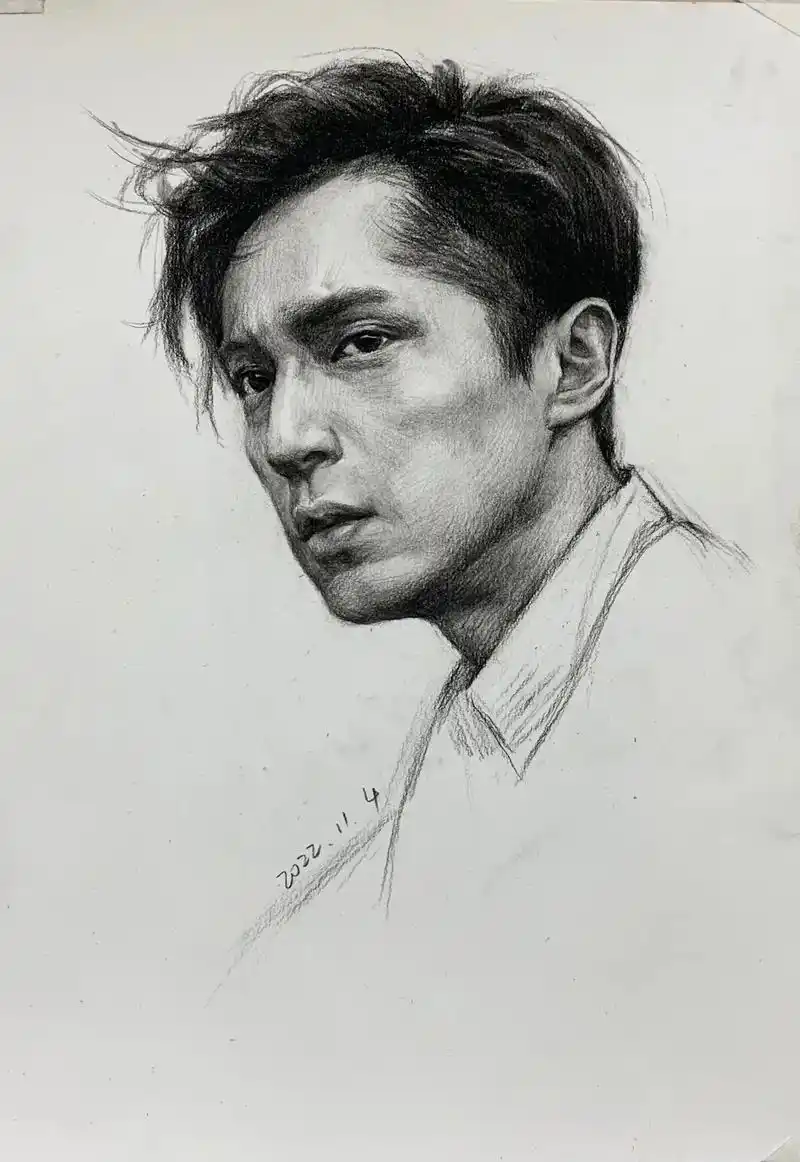 素描头像 #人物肖像 #画画 #美术生 #美术老师的日常 - 抖音