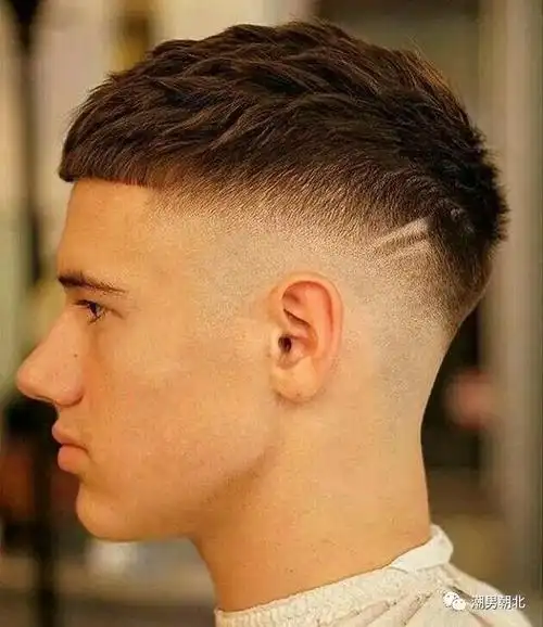 男士秋季发型别乱剪这9款造型干净帅气很有精神