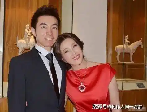 刘晓庆为老公下厨,素面朝天不扮嫩,比普通奶奶显老却自信洋溢_少女