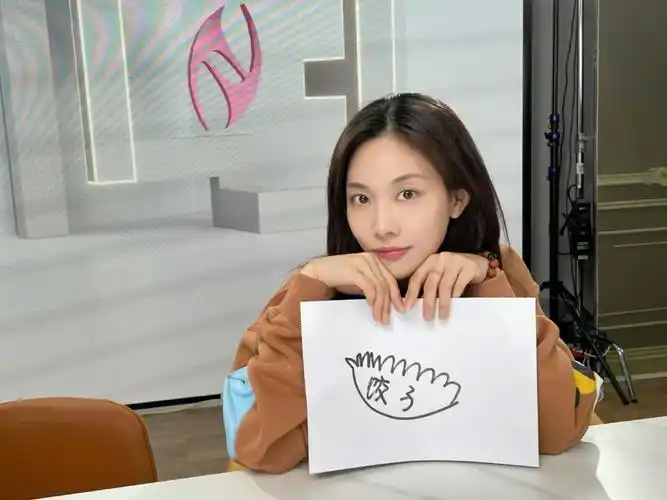 王霏霏1222天直播间