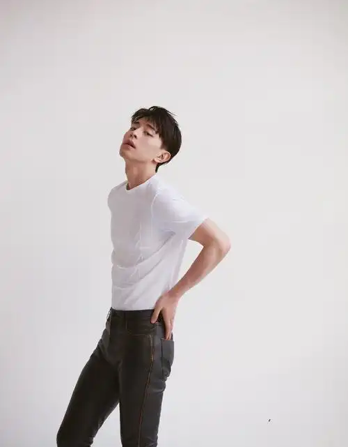 邓伦绅士儒雅写图片39