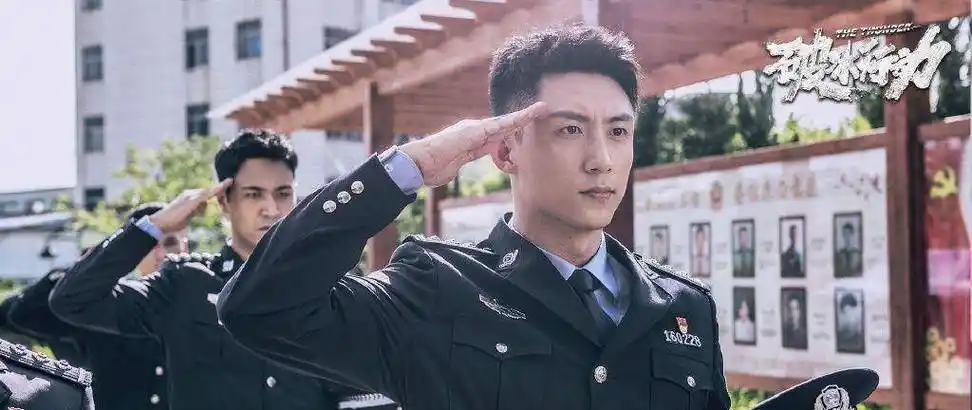 原创《破冰行动》看谁都像坏人,李飞:东山没好人!_黄景瑜_缉毒_毒品