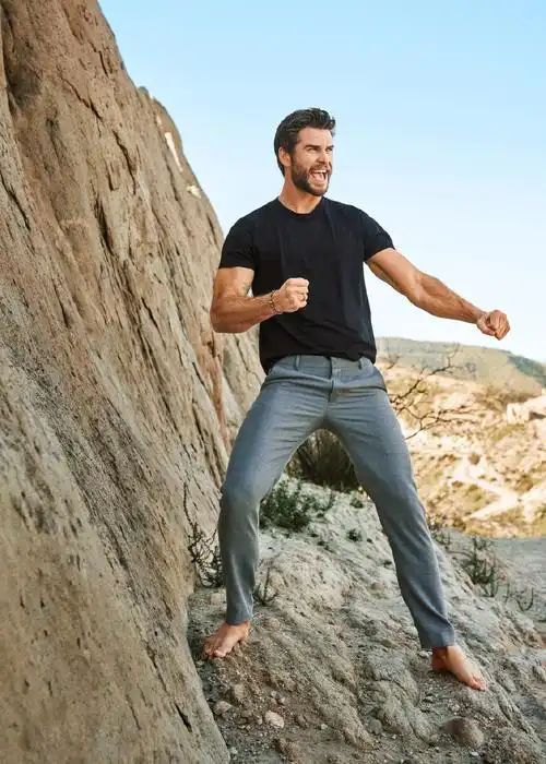 这191cm/180斤的肌肉身材,帅到想舔屏