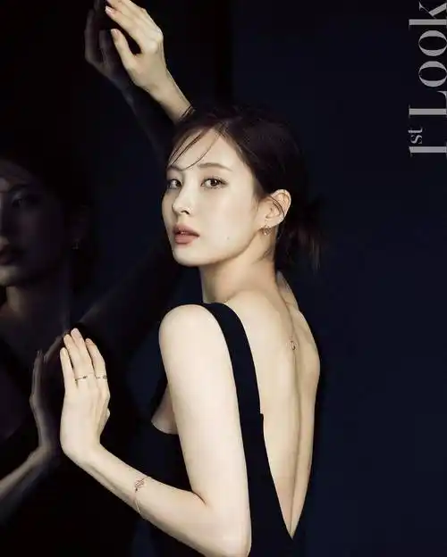 少女时代徐贤拍珠宝写真黑白风格大气优雅