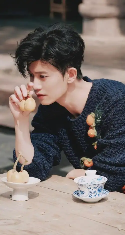 任嘉伦贺峻霖撞衫##任嘉伦