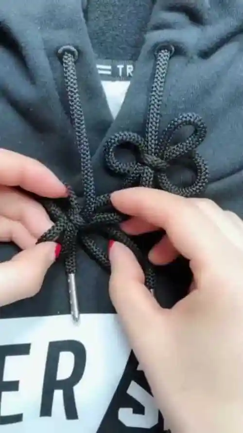 衣服领口处这样打结好看又别致你学会了吗