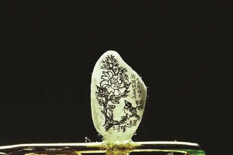 大米微雕巧夺天工