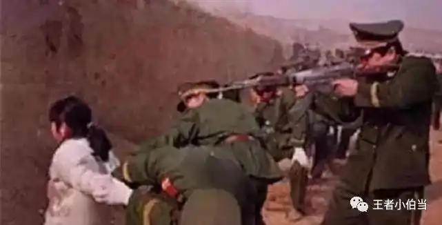 看看1980年代严打老照片,公开集体枪决大批犯人