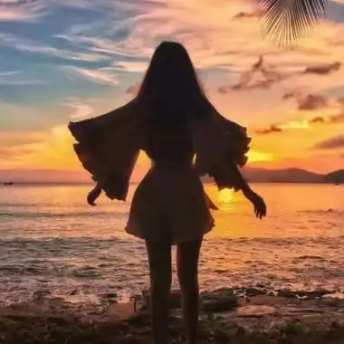 日落头像女高清唯美背景为夕阳的女生头像图片