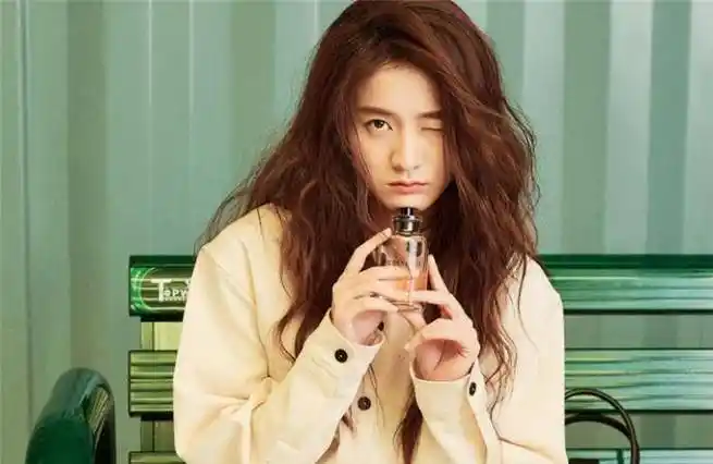 黄子韬女朋友张雪迎是真的吗黄子韬张雪迎什么关系