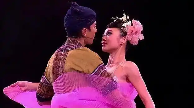 赖文慧陪伴刘德华25年41岁仍单身未婚她在追求什么