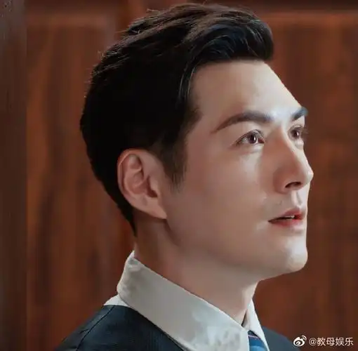 他真的好会笑!严宽超话严屹宽超话