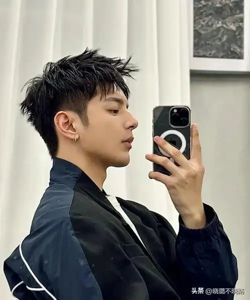 都别留这2种"油腻发型",换成这3种更显年轻|烫发|脸型|侧分|离子烫