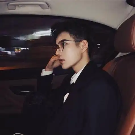 帅哥头像真人照片,把记忆都抛在脑后男人-男生头像