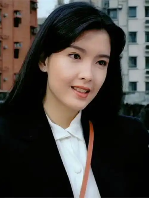 玉女掌门人周慧敏经典《最爱》,配她巅峰时盛世容颜,女神太美了