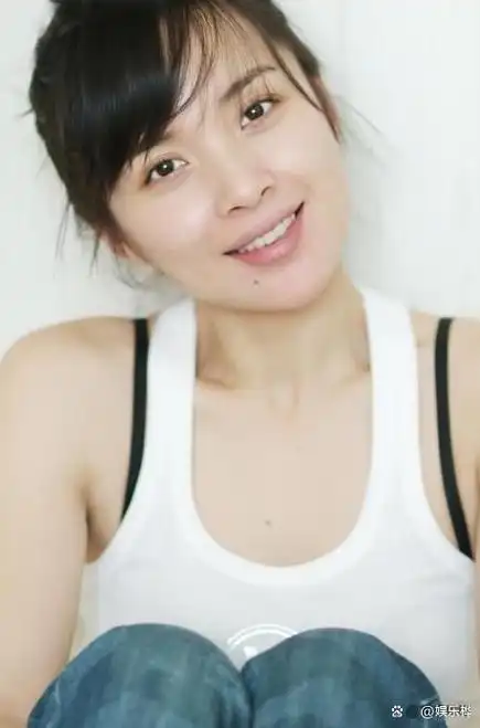 靳东老婆李佳,有何魅力让男神靳东沦陷,死心塌地对她好?